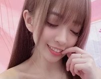 天使脸孔魔鬼身材.....甜甜笑容让人一秒沦陷