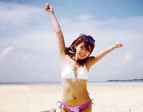 白皙笔直美腿+脸心脸蛋自拍让人都恋爱了