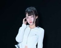 甜美高冷、魔鬼身材、逆天长腿、深沟细腰 比例太过绝美