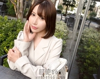 【42歲奇蹟】她看起來像20多歲！ 40歲的性技巧簡直是神乎其技，這位美艷女巫登場啦！ ！ ！一位前國際空服員展現了她精湛的口技。這位空姐高潮迭