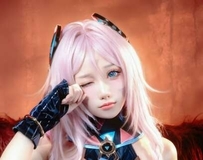 白皙透亮、波涛汹涌的惊人深沟巨乳 核弹级福利画面外泄