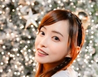 场边应援太犯规！白皙美胸炸出 让粉丝疯狂抢拍