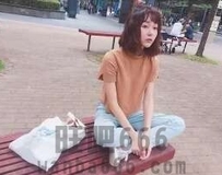 可爱修长美腿 和白皙皮肤 让人热血沸腾.....