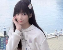 清纯颜值搭深沟曲线超吸睛，网惊：这反差太绝