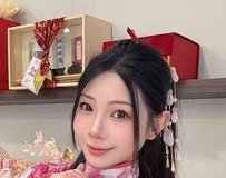 甜笑融化人心，深V解放绝美锁骨大喷发
