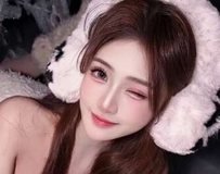 一朵鸡蛋花点缀夏日风情，惹火曲线挑战视觉极限
