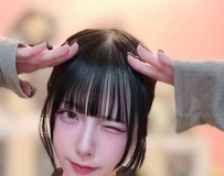 甜美脸蛋下藏不住！蕾丝上衣居家视角太惹火