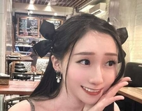 耳下三公分短发超吸睛，深沟若隐若现电晕粉丝