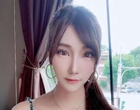 高学历女孩颜值既高又超胸
