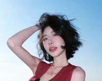 俏丽短发搭逆天长腿魔鬼身材让人惊呼