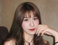 黑色针织泳装放送黄金比例，完美曲线冲击视觉