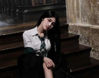 纯白比基尼曲线撩人，绝美体态无死角