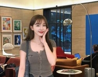 「蕾丝腹肌」网赞：甜美辣妹的诱惑