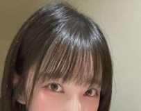 黑色蕾丝小可爱包裹丰满身形，家居魅力令人无法抵挡