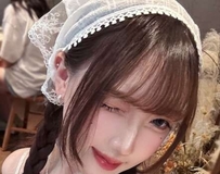 「勾勒完美线条」，甜美中藏不住的微熟魅力