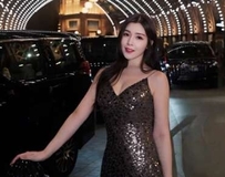 甜美笑容+丰满巨乳！性感指数破表的主播降临！