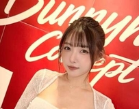 纯白蕾丝洋装无邪放电，「领口深V」引网集体心动