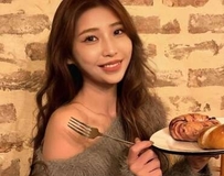 仙气黑发搭绝美颜值让众人惊呼！逆天长腿魅力爆棚