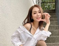 丝袜包裹性感曲线　网赞：这双腿太犯规