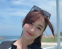 甜美外表下「深沟巨乳」太犯规