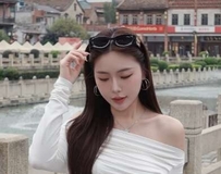 大方放送S曲线，火辣身段搭配异国风情，魅力无法挡