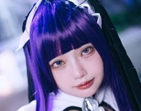 萌系甜心、核弹级胸器 大方展现傲人曲线