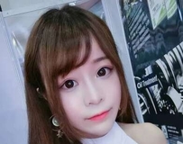 天菜巨乳妹 TAIN 菲菲 超巨型包子塞爆衣服还溢出来...