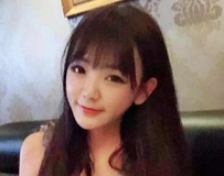 爆乳正妹 白皙美胸呼之欲出让人看了喷鼻血