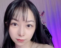 黑猫相伴「解锁深V马甲」，傲人曲线让人无法专心