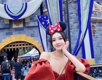 这种梦幻感只有混血感美女办得到身材线条太诱人