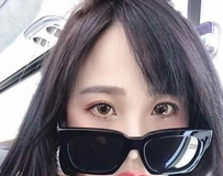 身材火辣女教师 网友：好想上她的课
