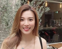 红白撞色诱惑，傲人深沟让人心跳漏一拍