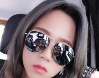 身材超凶狠的正妹爆乳比基尼让人看得喷鼻血