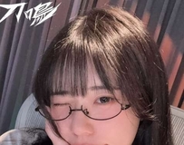 造型太犯规！傲人巨乳深沟炸出 颜值爆表根本漫画女神