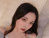 甜美颜值！ 『上帝视角』泄「白皙深沟」粉丝惊呼...