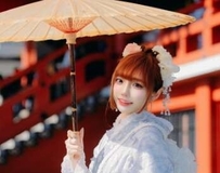 零死角颜值太犯规！白皙肌肤下惊见深邃事业线