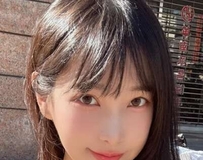 蕾丝睡衣藏不住纯欲，甜美笑容瞬间吸走魂魄
